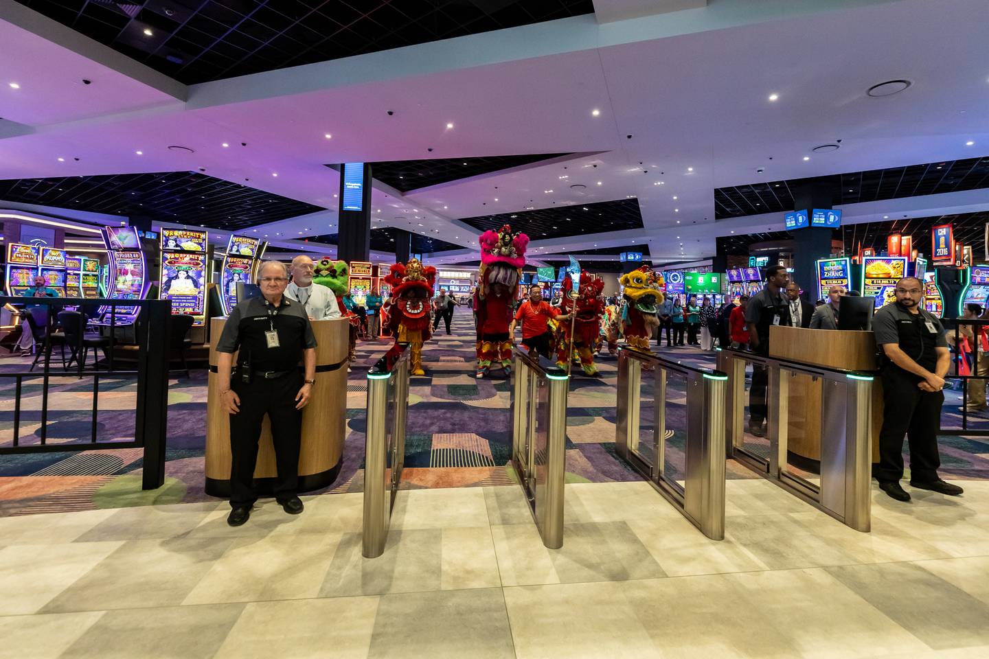 Folks get their first look at Hollywood Casino Joliet's gaming floor during the Grand Opening Ceremony on Aug. 11, 2025.