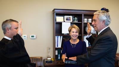Kane County Treasurer Lauzen receives national financial management award 