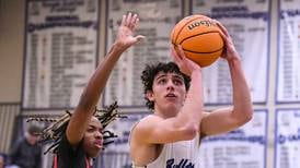 Riverside-Brookfield builds huge lead, holds off Glenbard East rally to win 11th straight, pull even in UEC 
