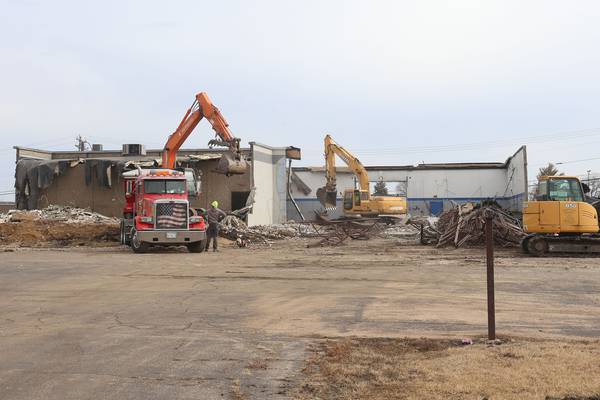 Photos: Bill Walsh Coronet dealer demolished in Peru