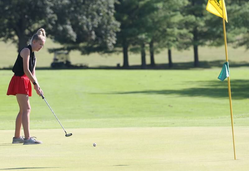 Ottawa's Payton Nodland golfs during a golf meet against L-P on Wednesday, Sept. 13, 2023 at Senicas Oak Ridge Golf Course in La Salle.