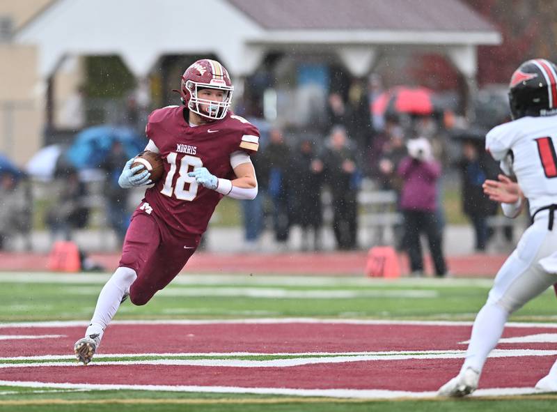 Morris Logan Conroy (18) in action during the class 4A second round playoff game against Metamora on Saturday, NOV. 08, 2025, at Morris.