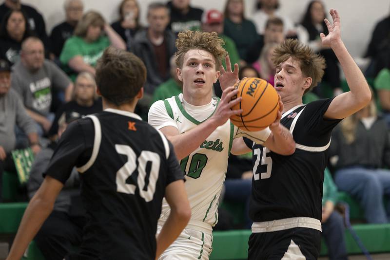 Rock Falls’ Kuitim Heald heads for the lane against Kewanee Wednesday, Nov. 27, 2024, at Rock Falls High School.