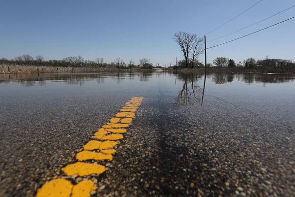 Fox River, Chain O’ Lakes crest at major flood stage; water levels expected to begin slowly falling