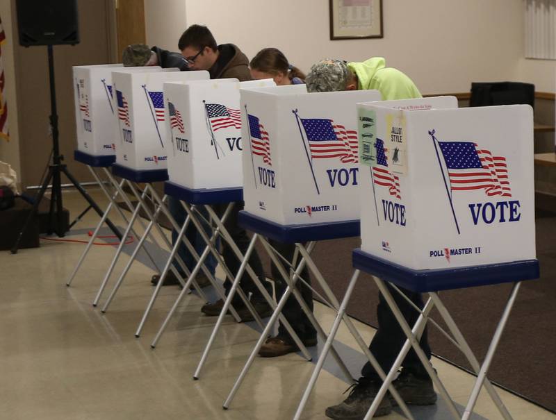 Voter booths are nearly full at the Moose Lodge on Tuesday, Nov. 8, 2022 in Princeton.