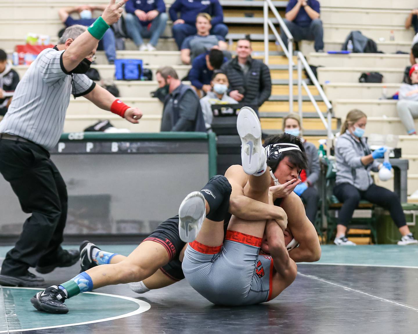 Wrestling Yorkville crowns five individual champs, wins firstever