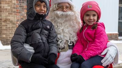 Photos: Mendota Chamber hosts annual Christmas event