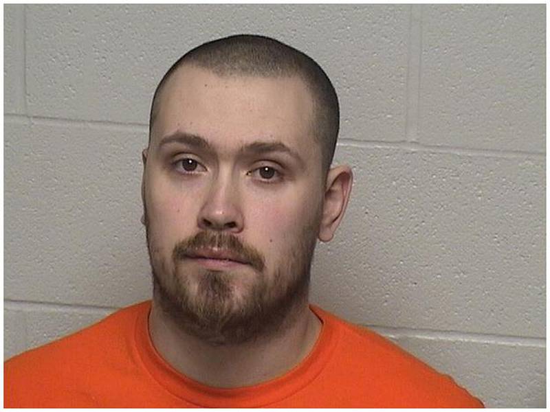 Thomas E. Edwards Jr., 29, of the 200 block of Glen Street, Grayslake