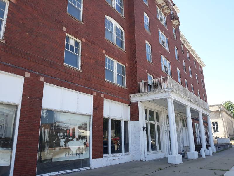 The city of La Salle acquired a search warrant for the former Kaskaskia hotel because of safety concerns involving the structural integrity of its building.