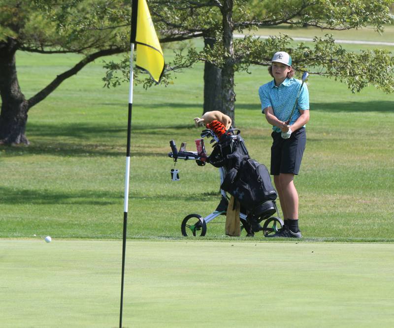 Coal City's Jack Varnak hits onto the green during the Illinois Central Golf Meet on Monday, Sept. 18, 2023 at Wolf Creek Golf Course in Pontiac.