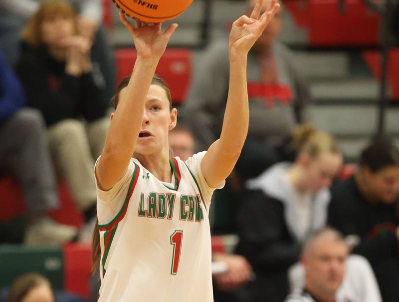 L-P's April Pescetto shoots a jump shot against Hall on Monday, Jan. 12, 2026 in Sellett Gymnasium at L-P High School.