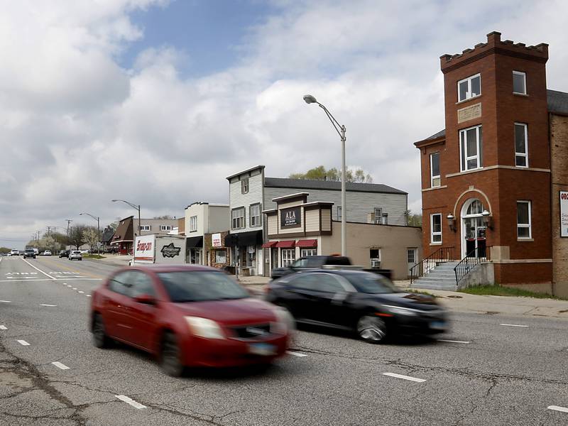 Route 14 resurfacing to close lanes in Cary, Fox River Grove on and off for 6 months