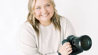 Amboy photographer has her eyes on wedding moments