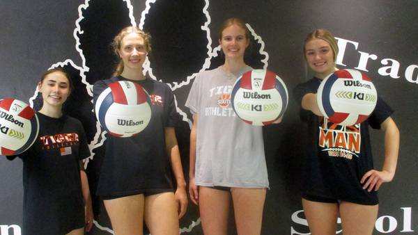 Suburban Life volleyball notebook: Twins Katie, Zoe Dragas help bring together Wheaton Warrenville South group
