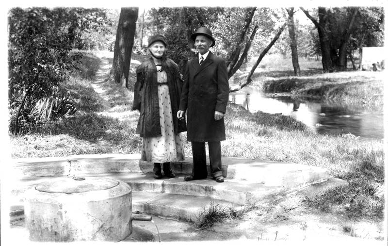 Carl and Leona Zange at the Algonquin Centennial Celebration in 1935 (courtesy of Zange Family).