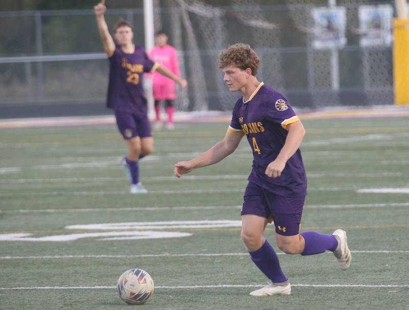 Mendota's Cole Kleckner passes the ball off against Kewanee during the Three Rivers Tournament on Thursday, Oct. 2, 2025 at Mendota High School.