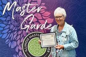 Marshall County Master Gardener receives gardening award