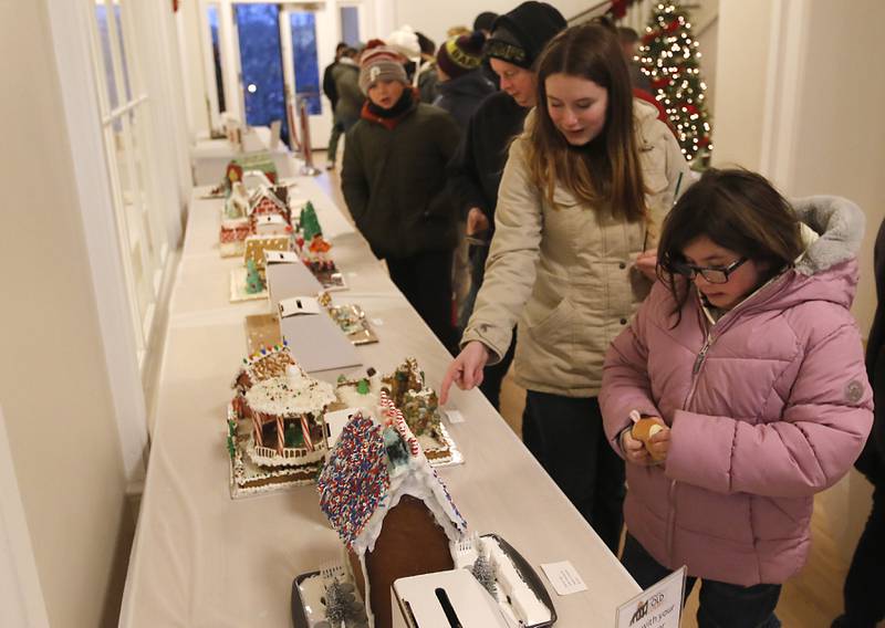 Photos Woodstock Lighting of the Square 2023 Shaw Local