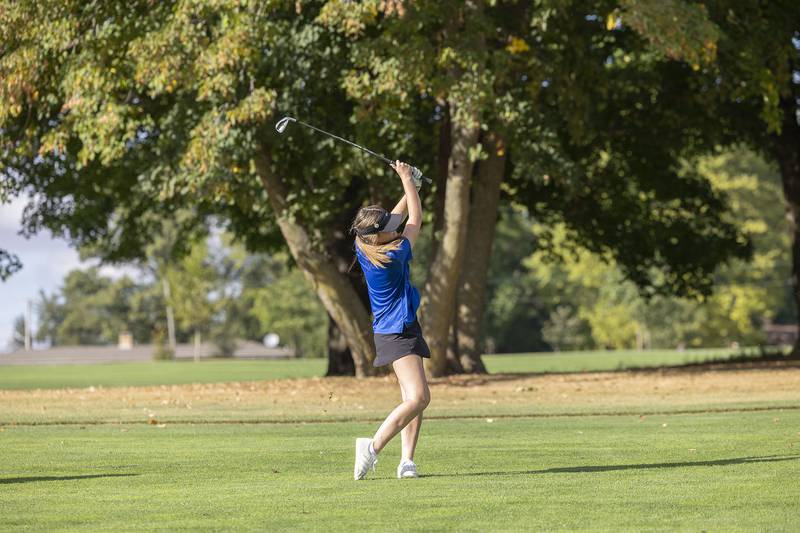 Newman’s Reagan Hammes swings on #1 at Emerald Hill Wednesday, Sept. 24, 2025.