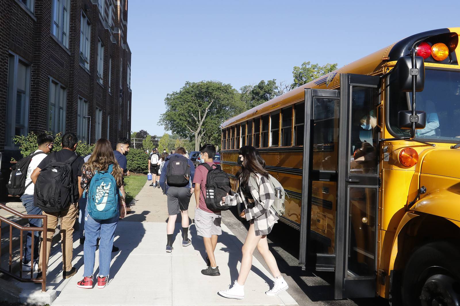New Woodstock District 200 school start times improve student
