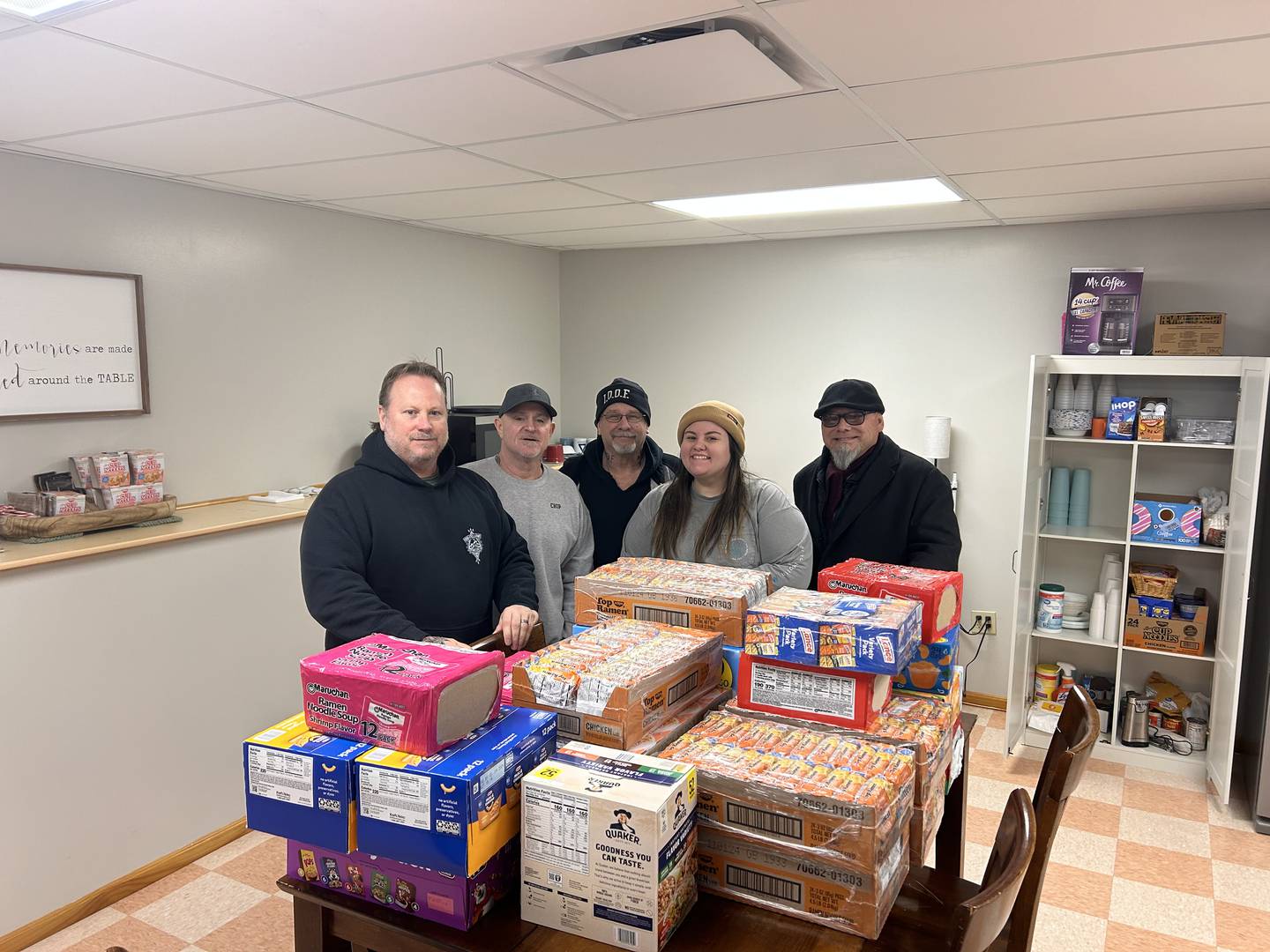 The Brothers and Sisters of The Independent Order of Odd Fellows Ottawa 41 Lodge supported Arukah Institute’s Living Room with a donation of non-perishable food items.