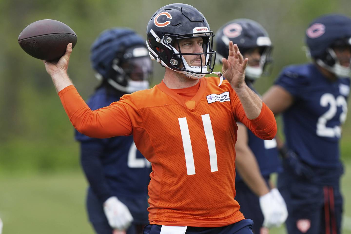 Chicago Bears quarterback Case Keenum throws a pass during NFL football practice in Lake Forest, Ill., Wednesday, May 28, 2025. (AP Photo/Nam Y. Huh)