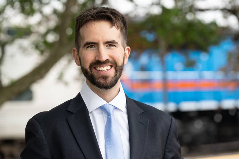 A U.S. Army Reserve Judge Advocate Major, Carol Stream resident Dan Tully is now running for Congress