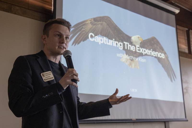 Matthew Klein gives a presentation to visitors of Starved Rock Lodge on how to both capture and edit wildlife and nature photos on January 28, 2024.