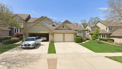 Single-family home sells in Downers Grove for $637,500