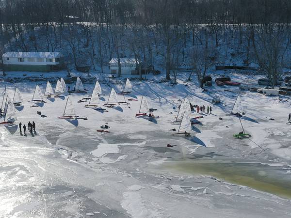 Lake Senachwine hosts U.S National DN Ice Yacht races after last minute relocation