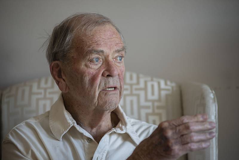 Henry Dixon recounts his time growing up, serving in the Army and his career as a lawyer.