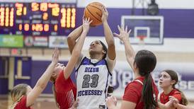 Ahmyrie McGowan leads Dixon in wire-to-wire win over Oregon