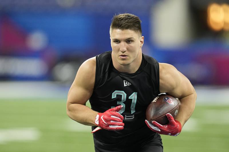 Wisconsin linebacker Jack Sanborn, a Lake Zurich native, runs the 40-yard dash during the NFL Scouting Combine on March 5, 2022 in Indianapolis.