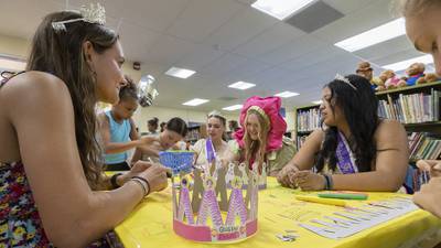 Petunia Festival royalty keeps up annual crafts with kids tradition