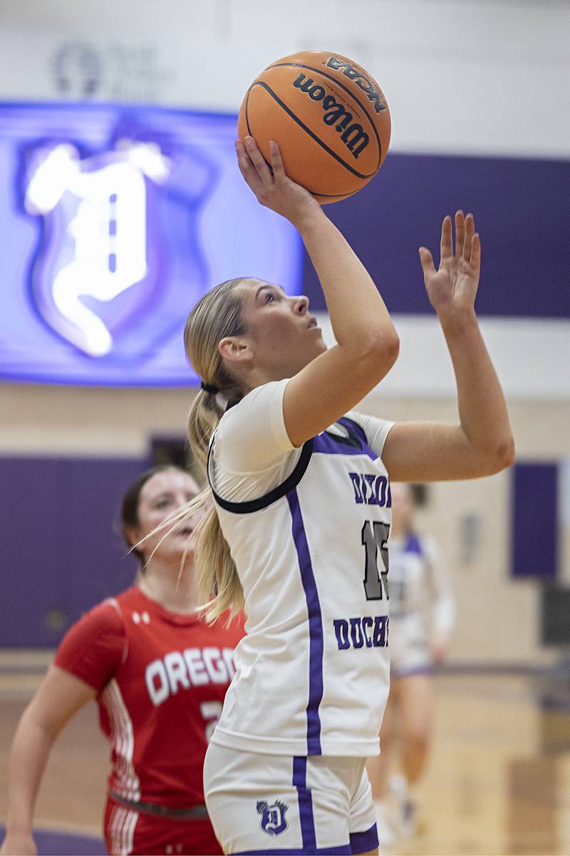 Dixon’s Morgan Hargrave puts up a shot against Oregon Thursday, Jan. 15, 2026.