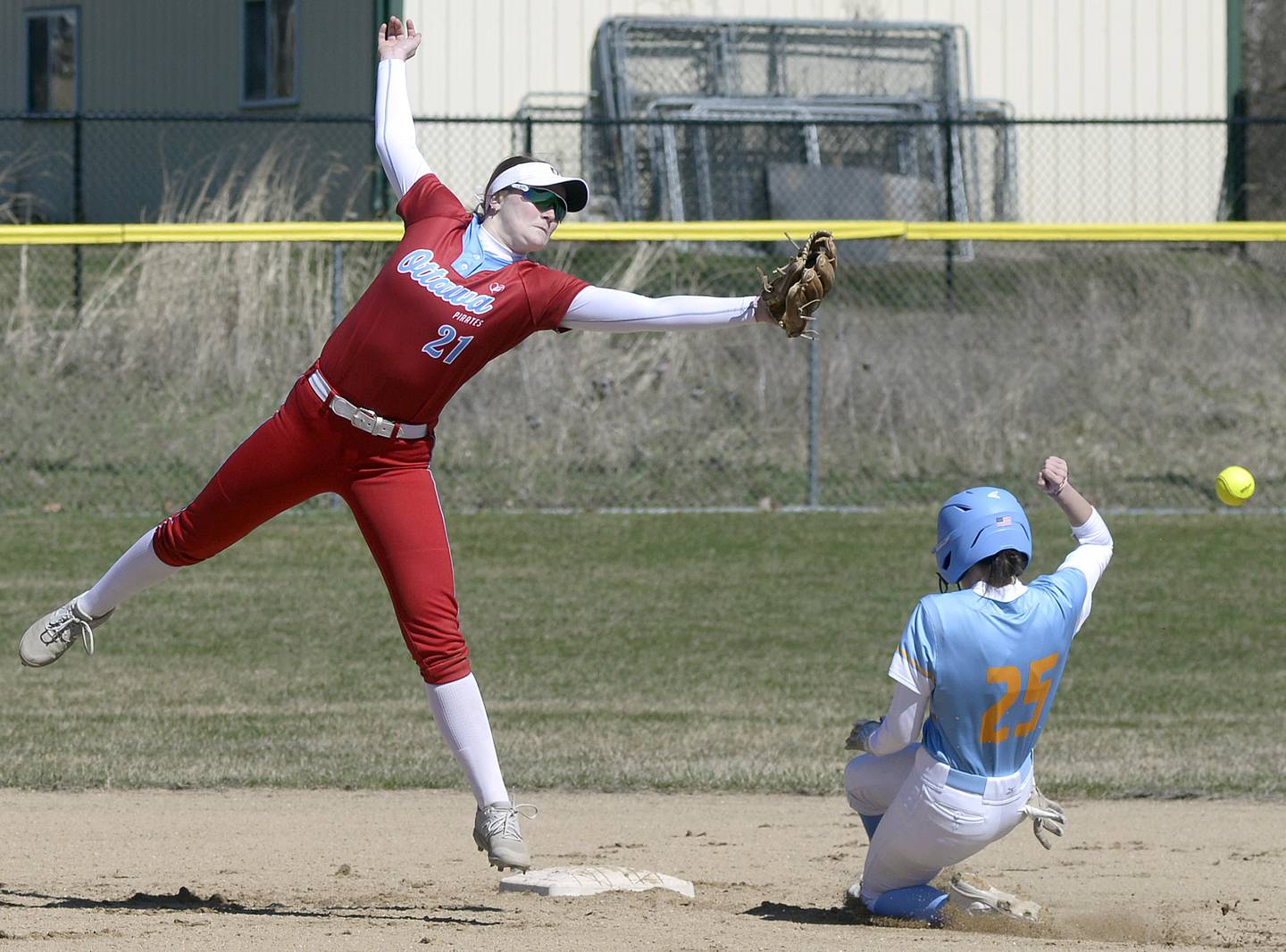 Ottawa’s Piper Lewis reaches for a wide throw at 2nd base on a Joliet steal attempt Saturday at Ottawa.