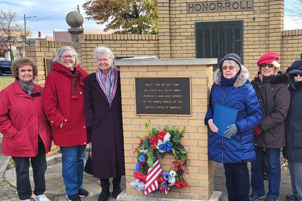 Chief Senachwine DAR Chapter honors Veterans 