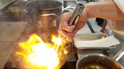 New hibachi restaurant opens in Bolingbrook