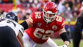 Chicago Bears trade for All-Pro guard Joe Thuney, sending Kansas City a 2026 fourth-round pick