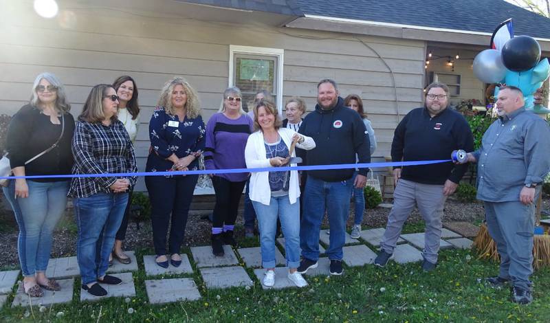 A ribbon cutting ceremony was held for Mixed Market Thrift located at 8 W. Washington St. in downtown Oswego.