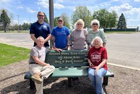 Princeton couple donate bench to Zearing Park playground