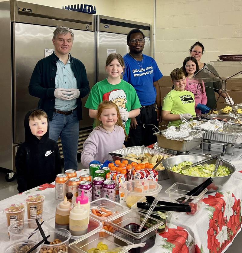 A Servant’s Heart, an Ottawa nonprofit, hosted its annual Christmas dinner on Friday to feed the community and provide gifts to children who attended.