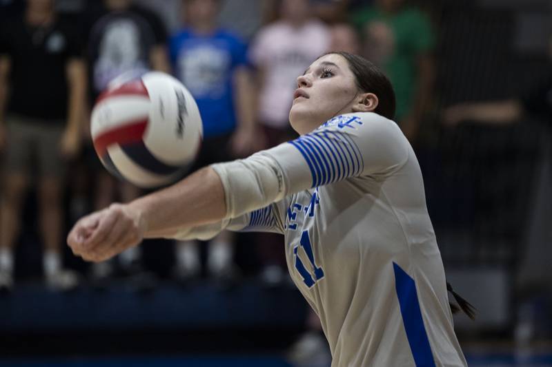 Newman’s Isabelle Lanning makes a pass against Mercer County Wednesday, Sept. 24, 2025.