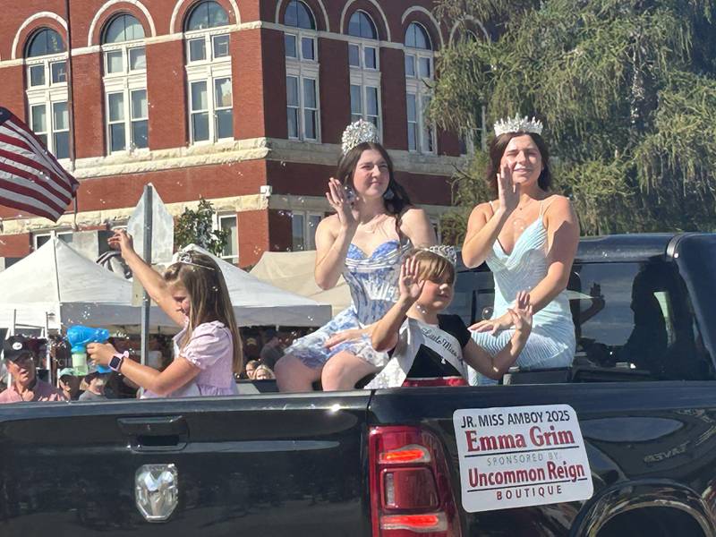The Amboy queen and her court ride in the Harvest Time Parade during the Autumn on Parade festival in Oregon on Sunday, Oct. 5, 2025.