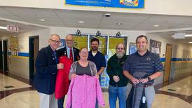 Oglesby Elks donates $1,000 to Oglesby School District 125