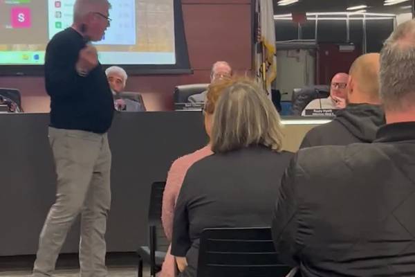 Video: Resident John Bryan demonstrates data center noise to Yorkville city council