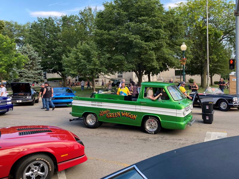 The Little Green Wagon makes it's way past the Grundy County Courthouse.