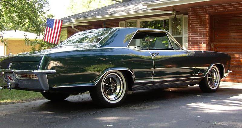 Photos by Steve Rubens - 1965 Buick Riviera Gran Sport Side