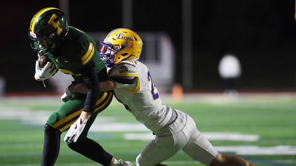 Fremd, behind Northwestern recruit Johnny O’Brien’s 4 TD passes, beats Lyons for first quarterfinal since 2009