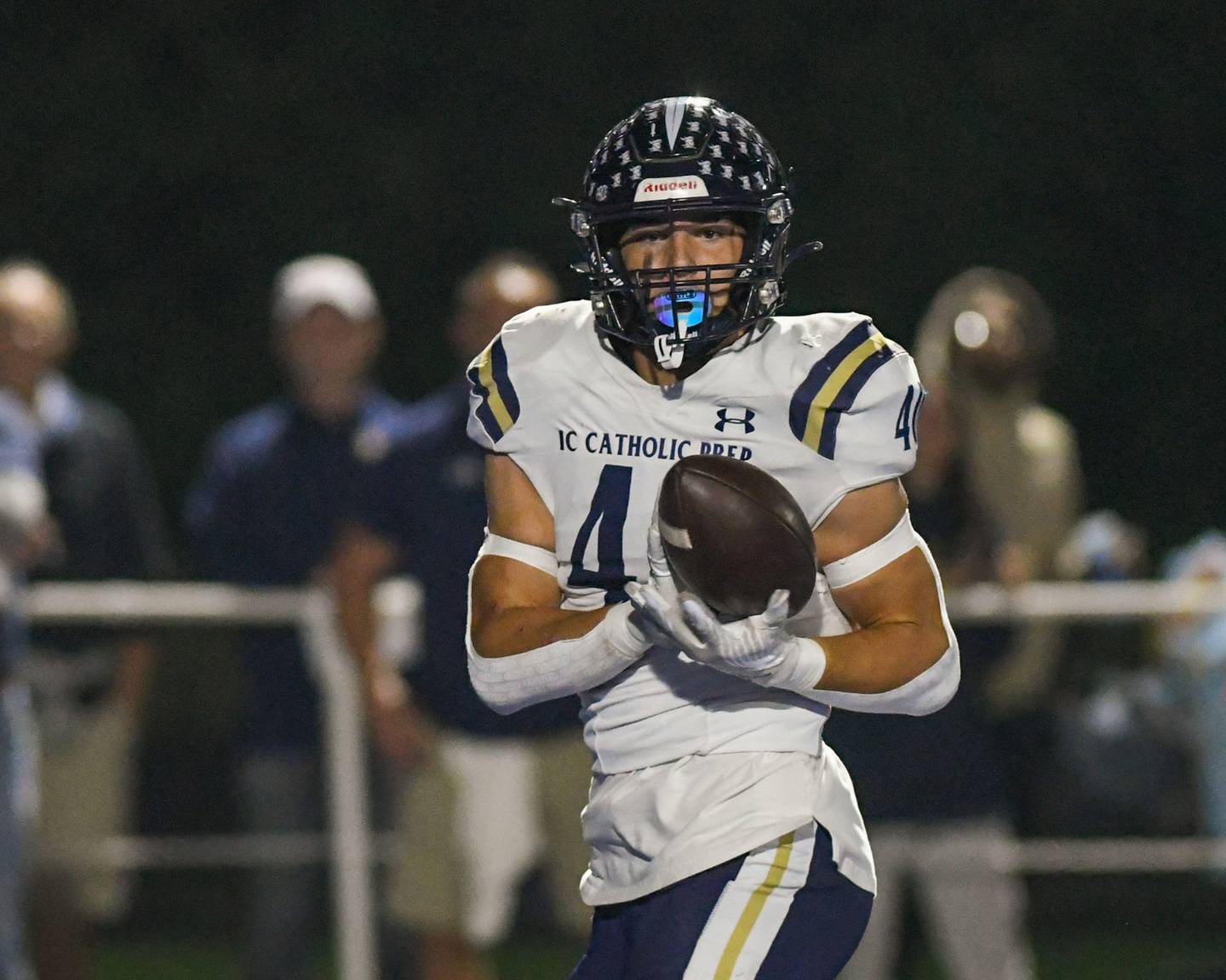 IC Catholic Prep Dominik Hulak (40) catches a pass in the second quarter on Friday Sep. 29, 2023, while traveling to take on St. Francis in Wheaton.